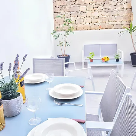 アパート Elise グジラ